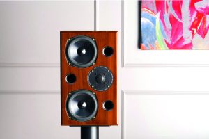 AE2 40th Anniversary (Walnut, Studio)